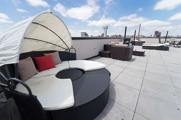 Rented by Manhattan Management LLC | media 62