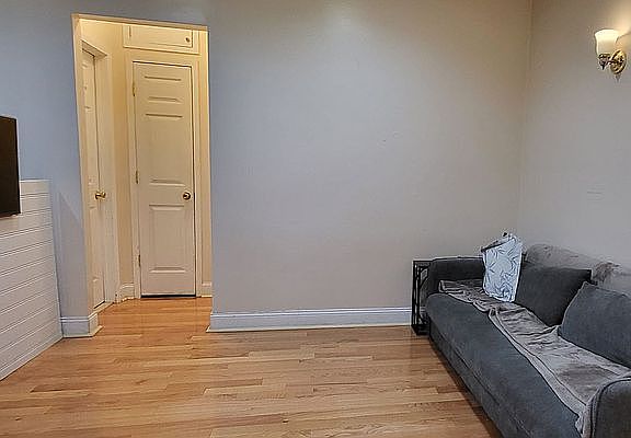 4th image of 460 Ovington Ave APT 1B