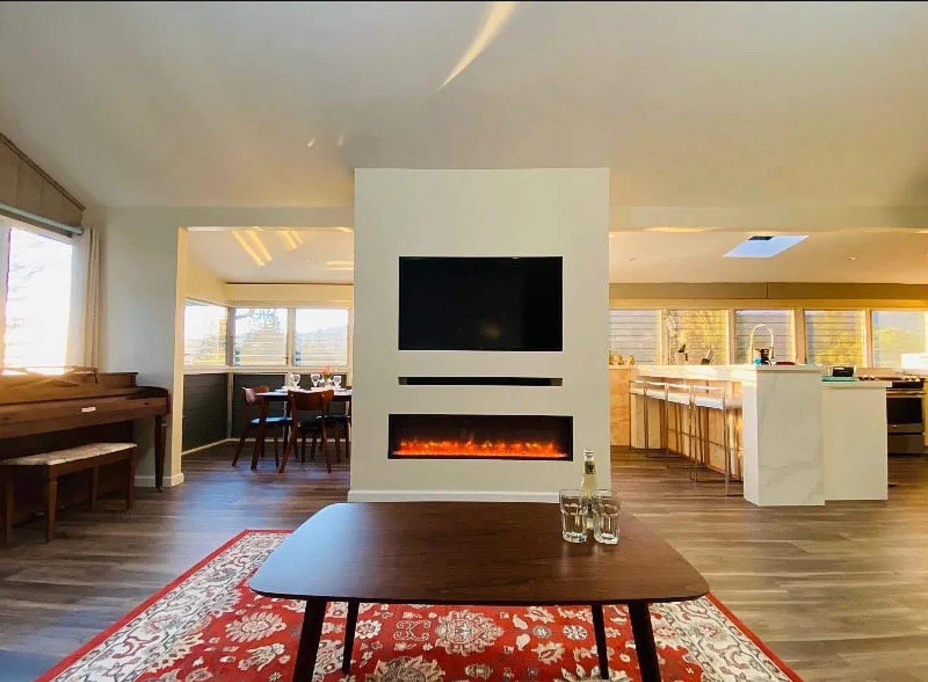 3 bed, 1625 sqft, $5,500 — Photo 1