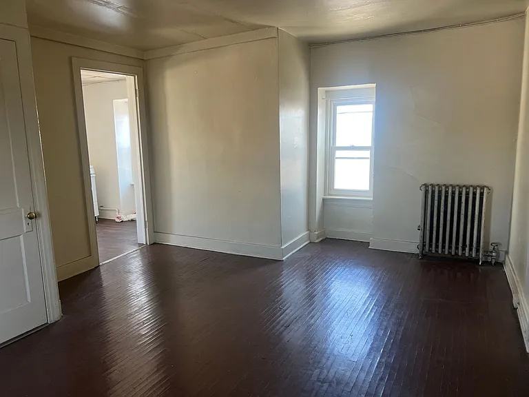 24 N Hartley St — Photo 4