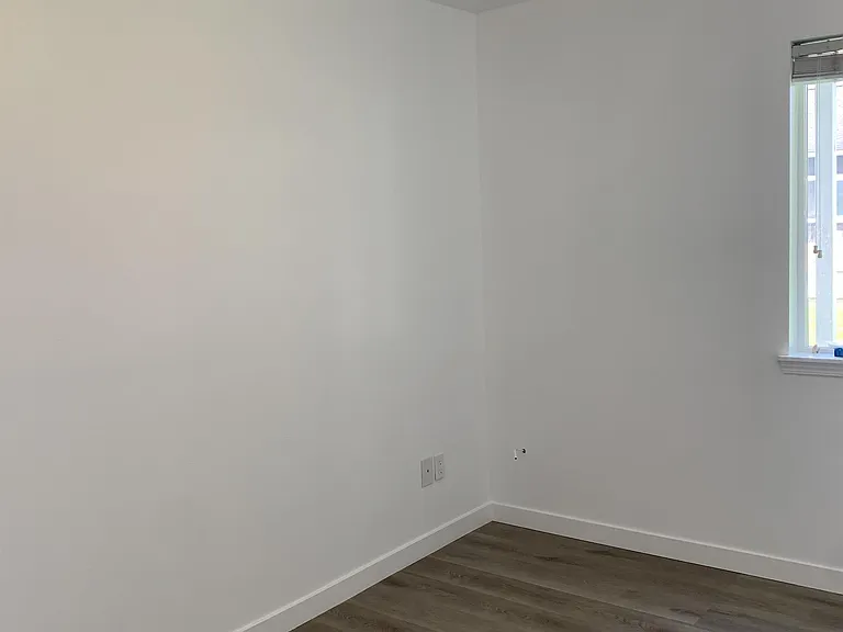 208 Noble St #1 — Photo 8