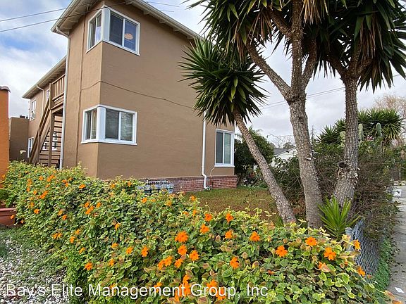 2nd image of 2774 Madera Ave #2770