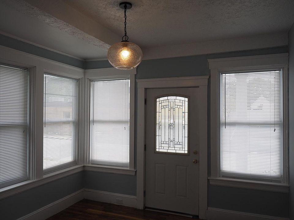 72 Holman St 1, Attleboro, MA 02703 Zillow