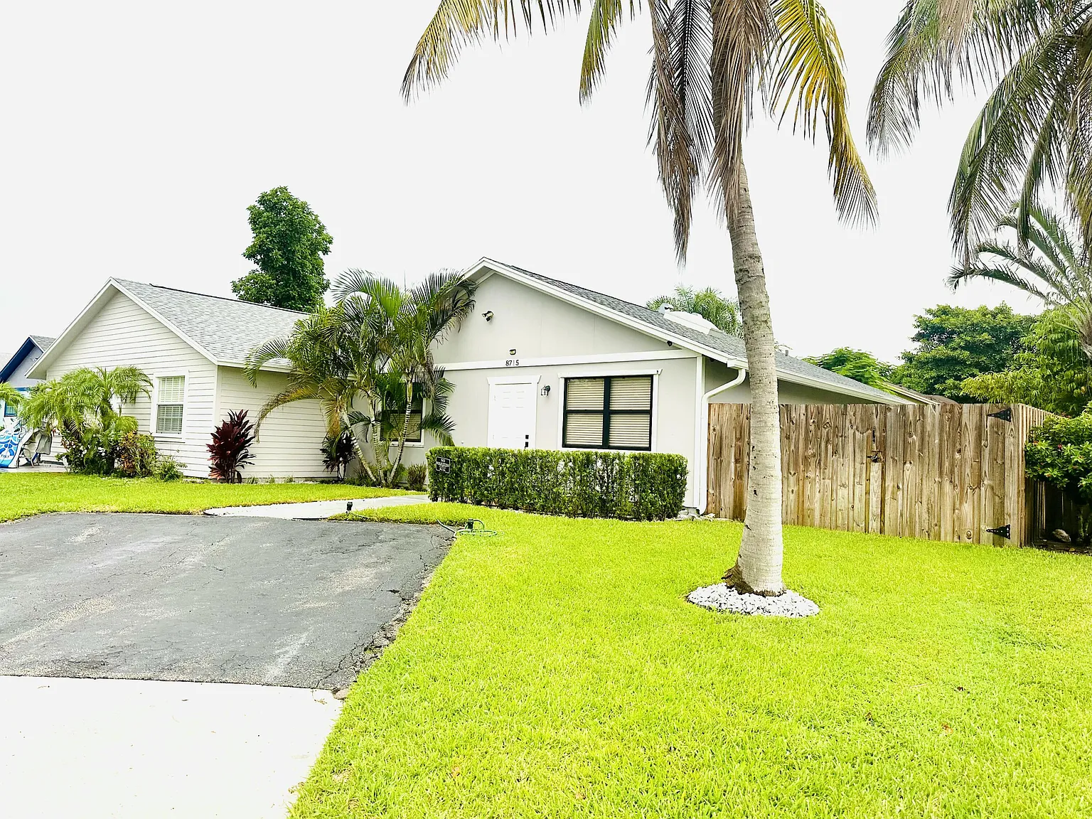 2 bed, 2.0 bath, 936 sqft, $3,000 — Photo 2