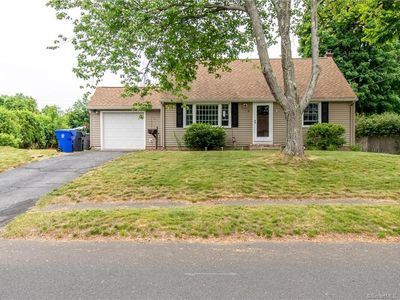 5 Oakwood St, Enfield, CT, 06082