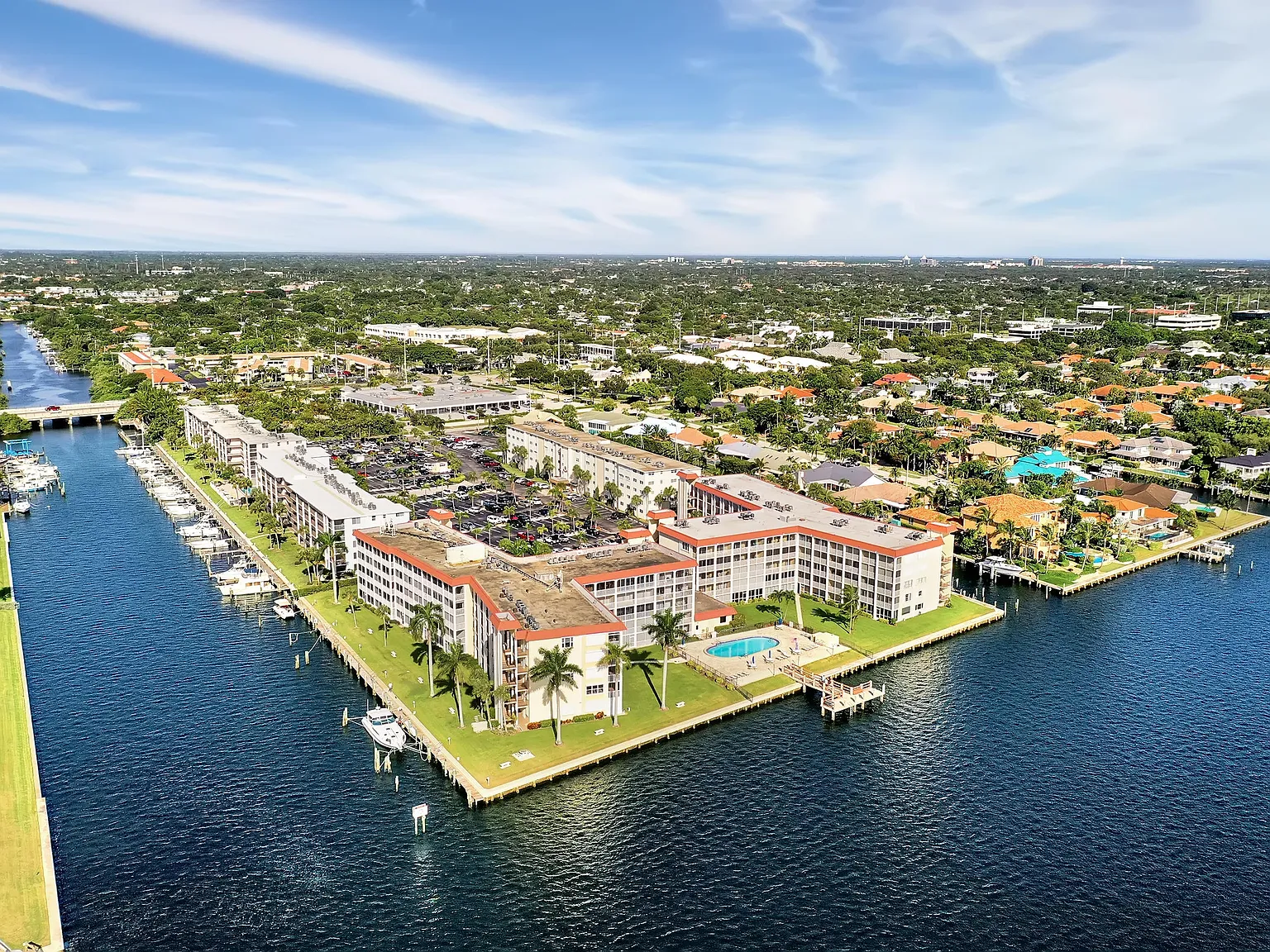 100 Paradise Harbour Blvd — Photo 2