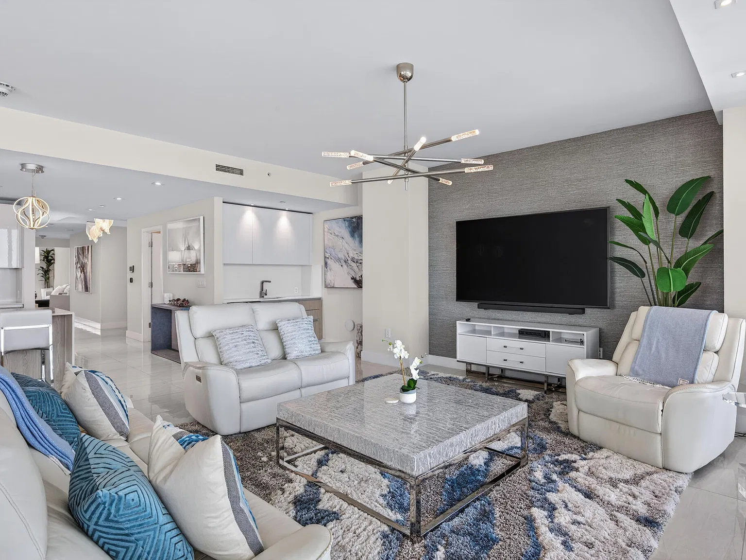 2 bed, 3.0 bath, 2525 sqft, $20,000 — Photo 3