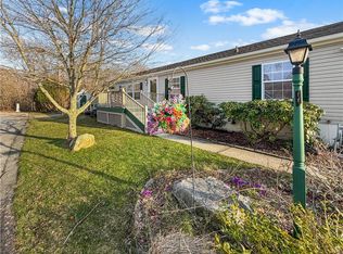 71 Blackbird St, Tiverton, RI 02878