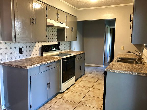 3rd image of 9101 Holmes Ln