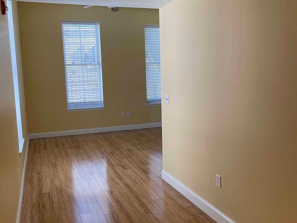 Hall toward living room /kitchen