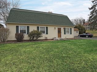 23 Grove Pl, Danbury, CT 06810