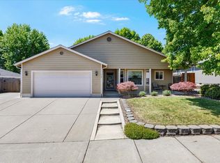 962 Ridgeview Dr, Eagle Pt, OR 97524
