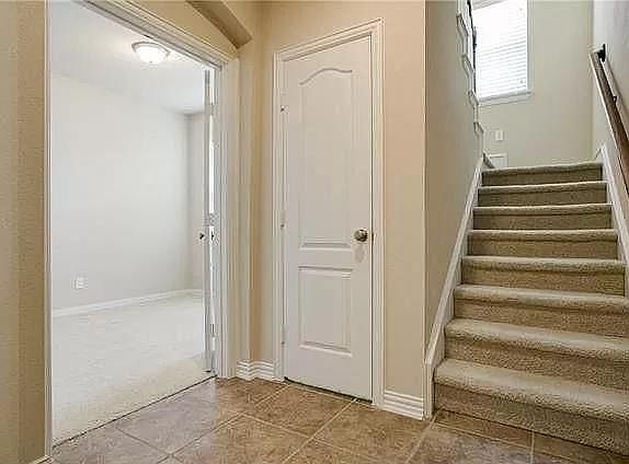 1st image of 2326 Stutz Dr