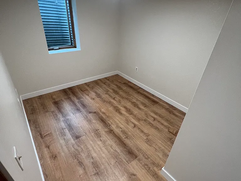 235 W Arrowhead Rd — Photo 5