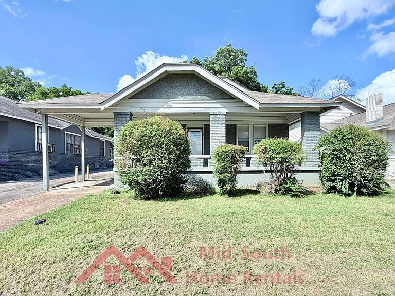 1956 Lamar Ave — Photo 2