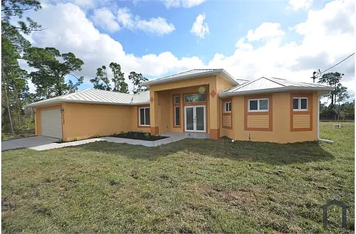 1132 Edelweiss St E Photo 1