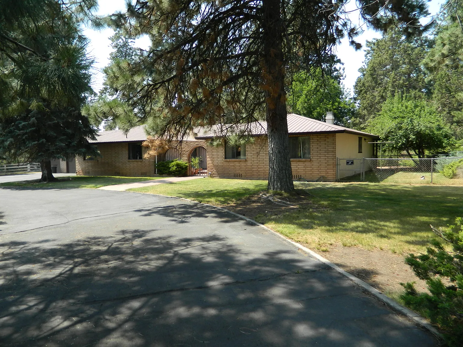 611 Pine Grove Rd photo 1