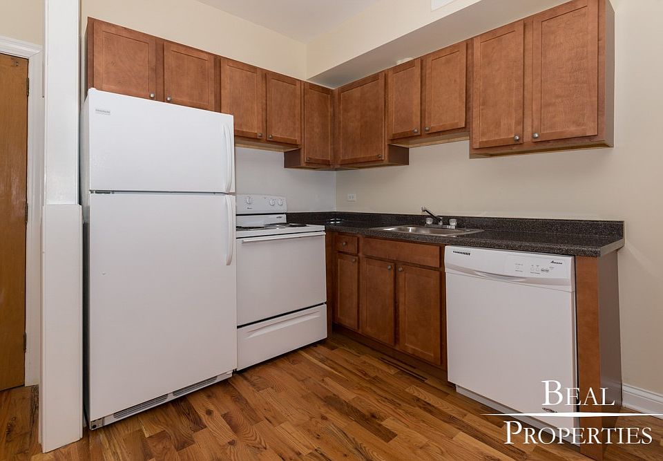 1st image of 635 W Barry Ave #635309