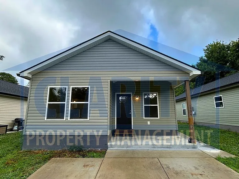 1594 Perry St SE — Photo 20