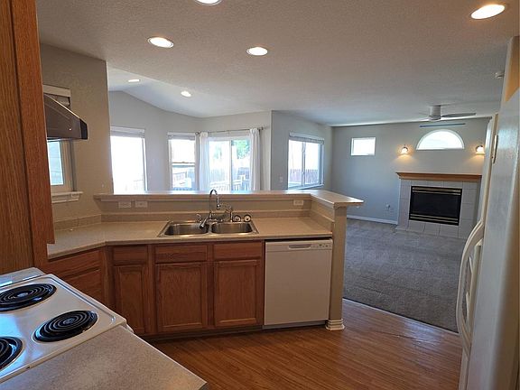 5th image of 2866 S Tower Way