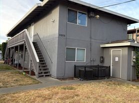 2205 15th Ave, Sacramento, CA