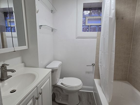 4th image of 1162 W 19th St #1