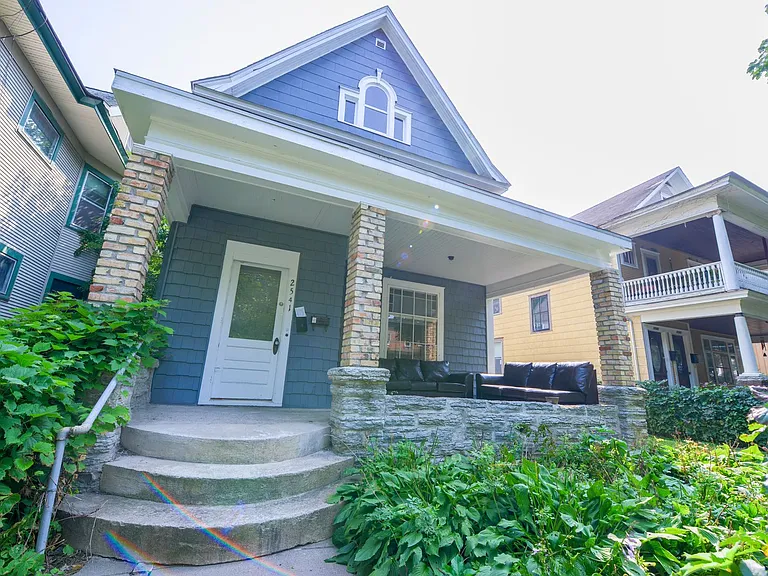 2541 Aldrich Ave S — Photo 8