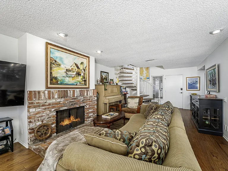 805 N Bay Front — Photo 16