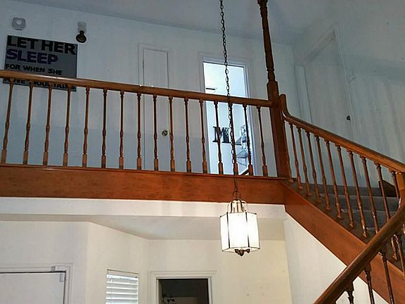3rd image of 1422 Hoover Dr
