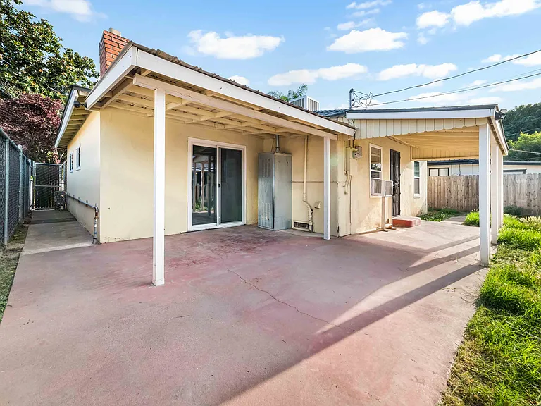330 W Pinedale Ave — Photo 34