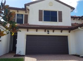 7729 Bristol Cir, Naples, FL 34120