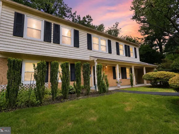 8418 Stone Gate Dr, Annandale, VA 22003