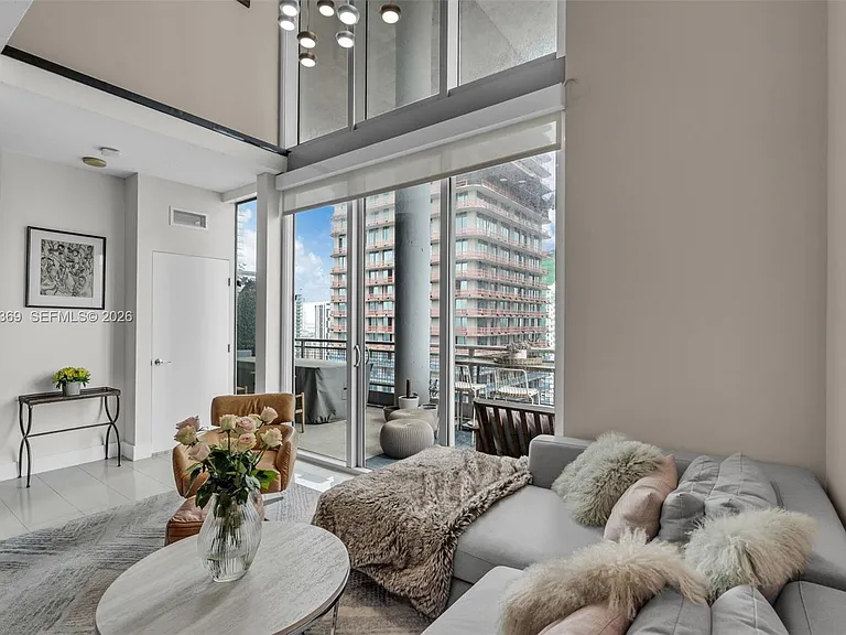 690 SW 1st Ct #Penthouse II16 — Photo 2