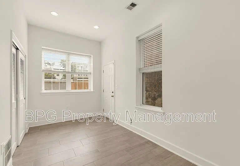 1027 7th St NE — Photo 6