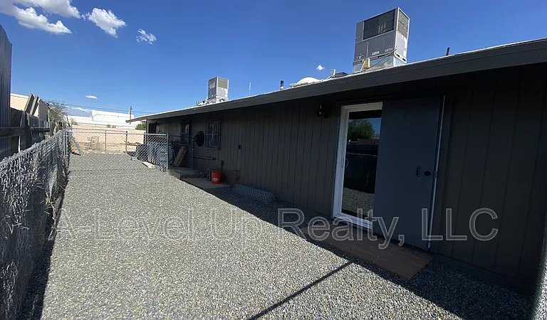 1027 S Santa Rita Ave #1 — Photo 24