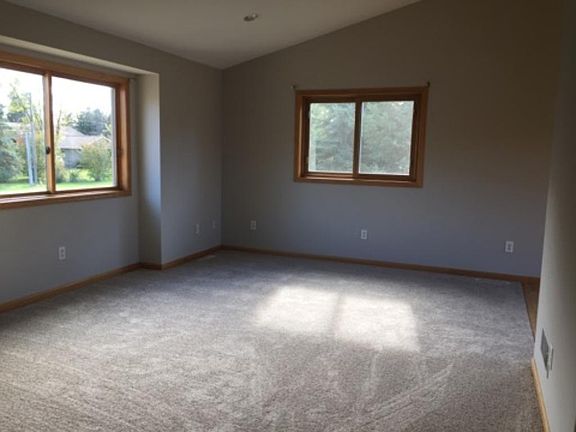 5th image of 2770 Irish Ave N