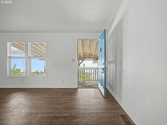 5th image of 20140 NE Sandy Blvd Unit 96
