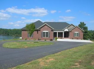 124 Island Pointe Ct, Taylorsville, NC 28681