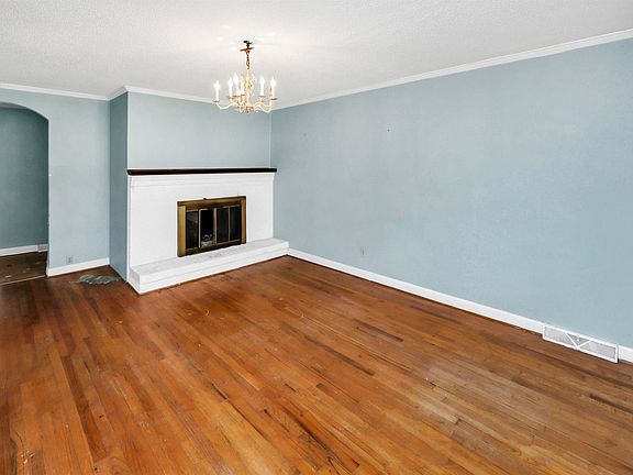 4th image of 49 Nance St