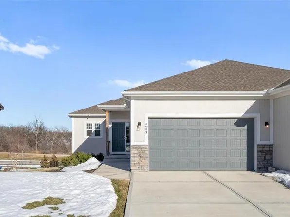 4909 N 145th St, Basehor, KS 66007
