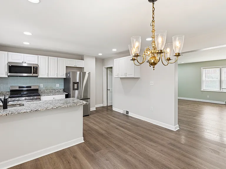 Dining Area to Kitchen (alt view)