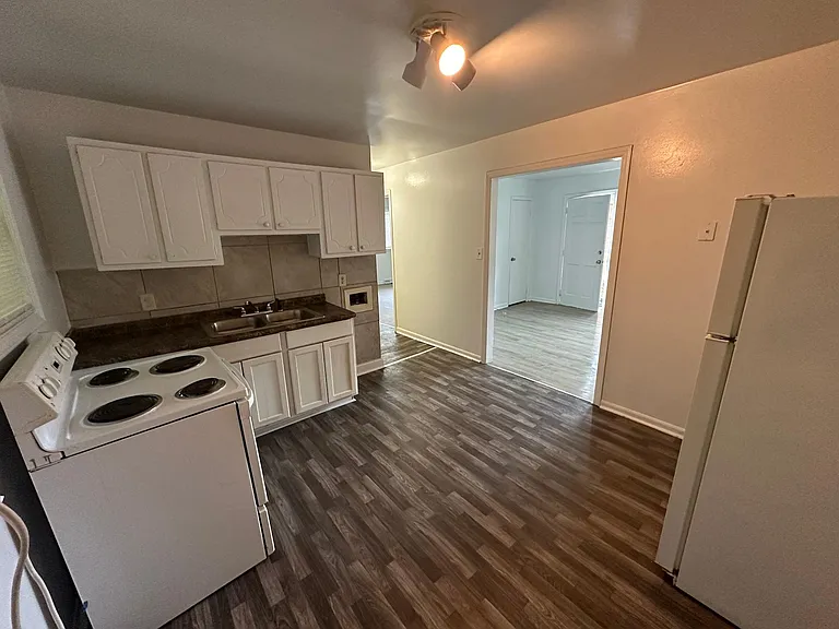705 Glover St #D — Photo 6