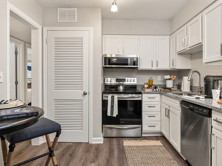 3450 Manor Dr — Photo 10