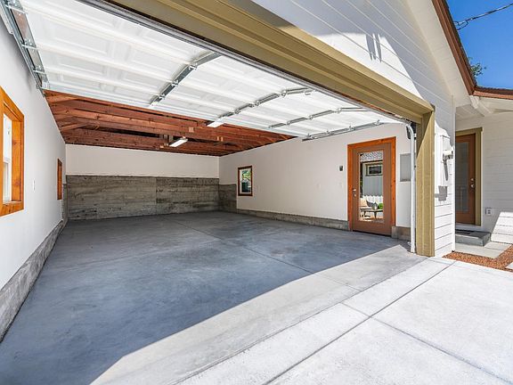 4th image of 1153 Hexem Avenue