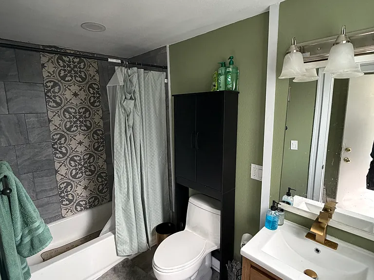 401 Sherman St #2 — Photo 4