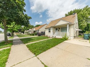 1556 Champaign Rd, Lincoln Park, MI 48146