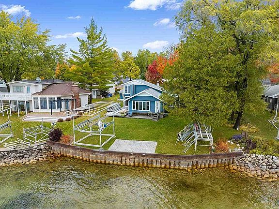 2nd image of 3134 Glenwood Beach Dr
