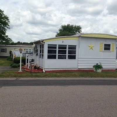 1st image of 2 Garden Ln