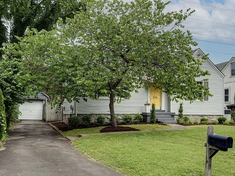2716 Sharondale Ct — Photo 3