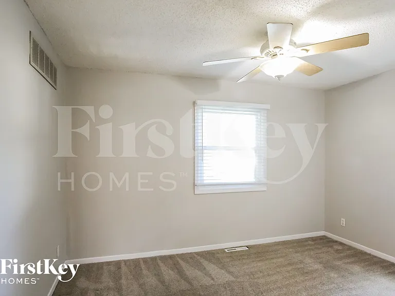 5126 S Delaware Ave — Photo 9